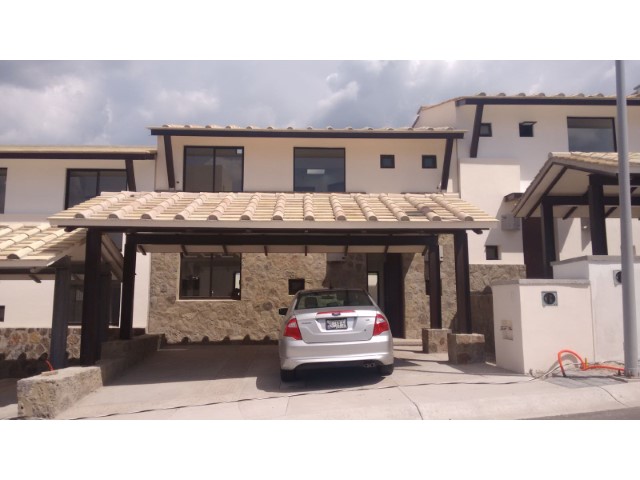 Casa en Renta en Zibata