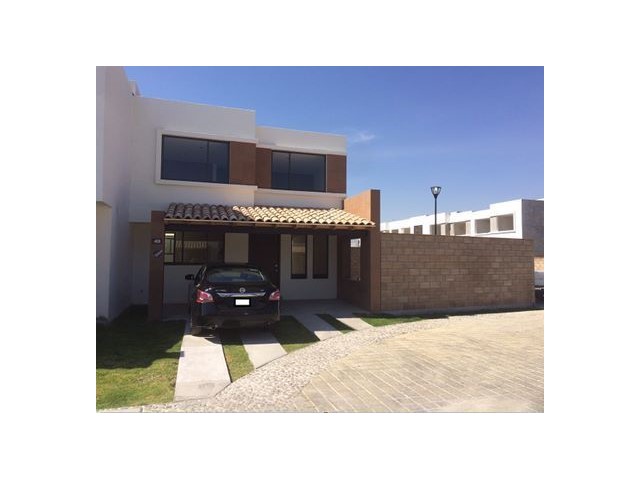 Casa en Renta en Lomas de Angelopolis