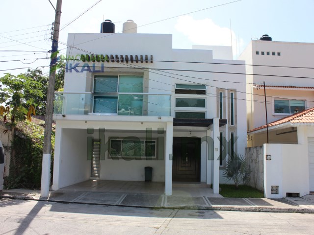 Casa en Renta en Jardines de Tuxpan