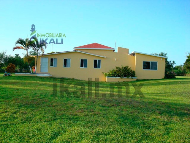 Casa en Renta en Santiago de La Peña