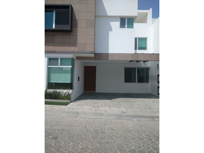 Casa en Renta en Lomas de Angelopolis