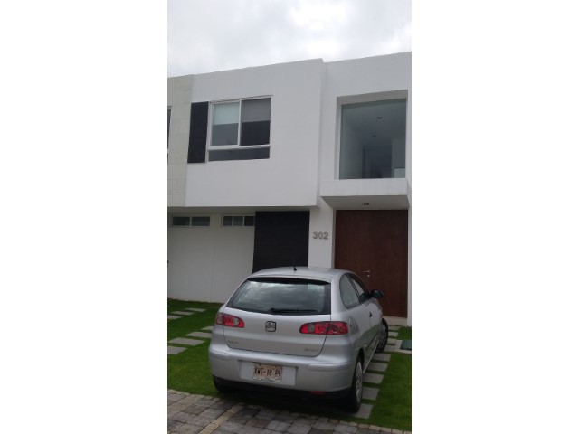 Casa en Renta en Lomas de Angelopolis