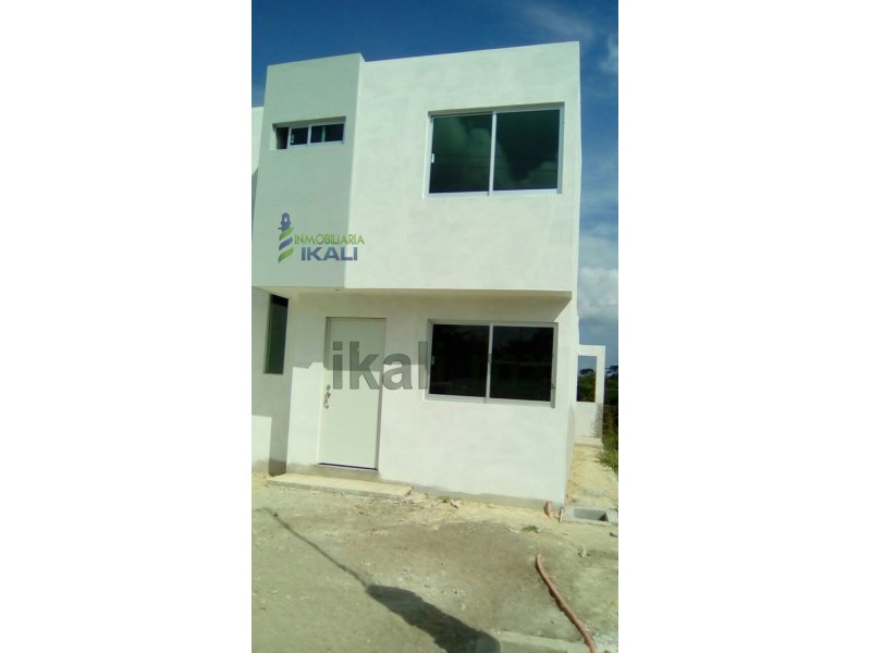 Casa en Venta en Mecanicos de Piso