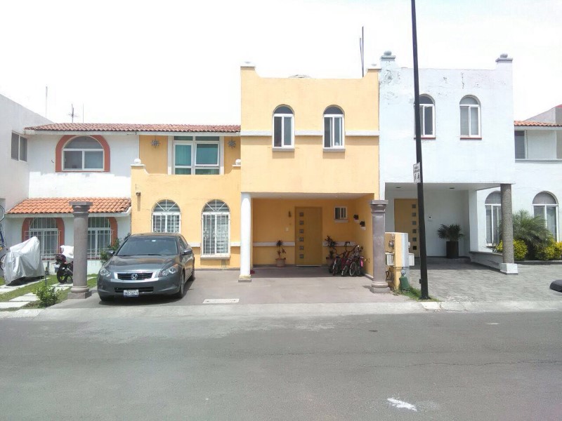 Casa en Venta en Corregidora