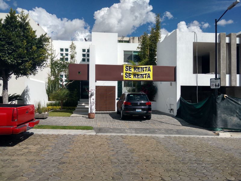 Casa en Renta en Lomas de Angelopolis