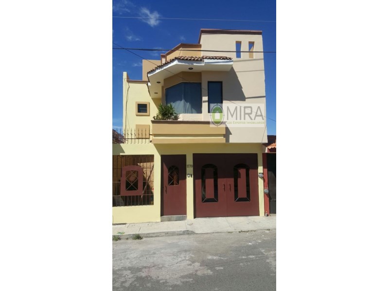 Casa en Venta en Loma Larga