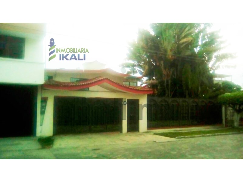 Casa en Venta en Cazones