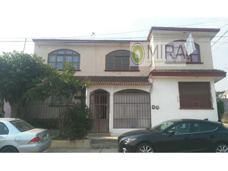 Casa en Venta en colonia San Isidro Itzicuaro