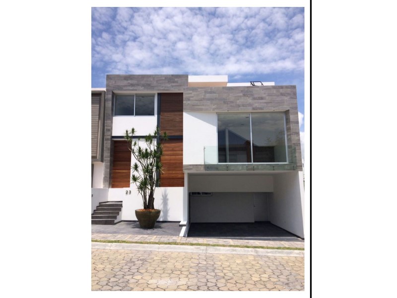 Casa en Venta en colonia Lomas de Angelopolis