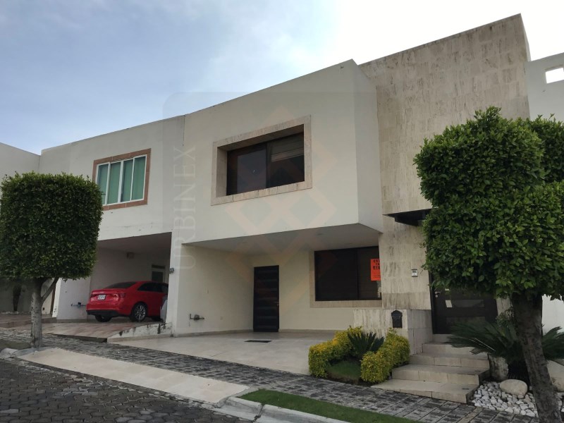 Casa en Renta en Lomas de Angelopolis