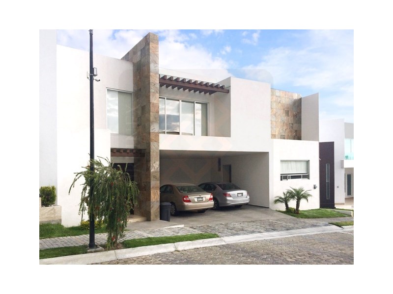 Casa en Venta en colonia Lomas de Angelopolis