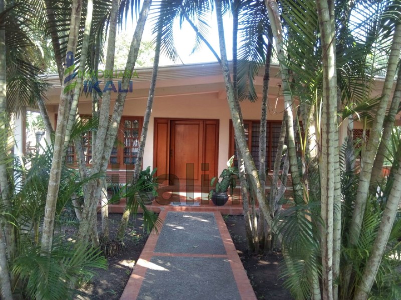 Casa en Venta en colonia Santiago de La Peña