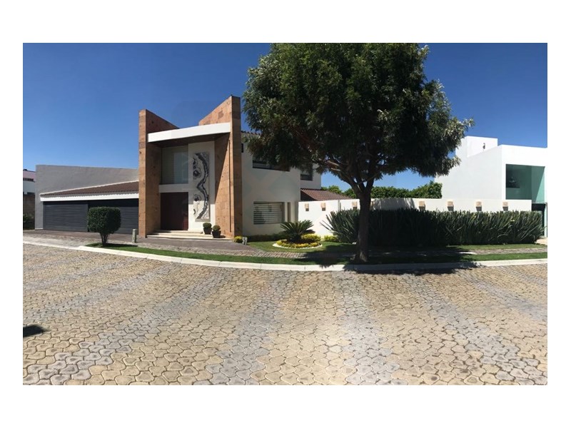 Casa en Venta en Lomas de Angelopolis