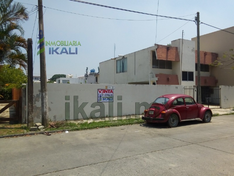 Terreno en Venta en colonia Jardines de Tuxpan