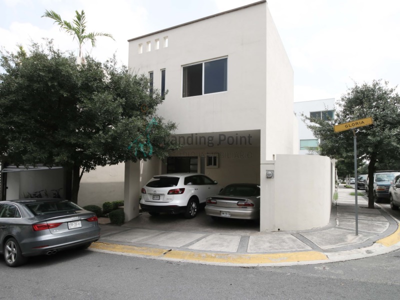 Casa en Venta en Cumbres Providencia