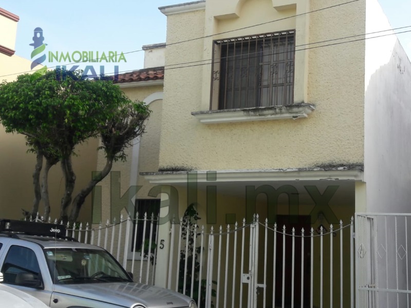 Casa en Venta en Cazones