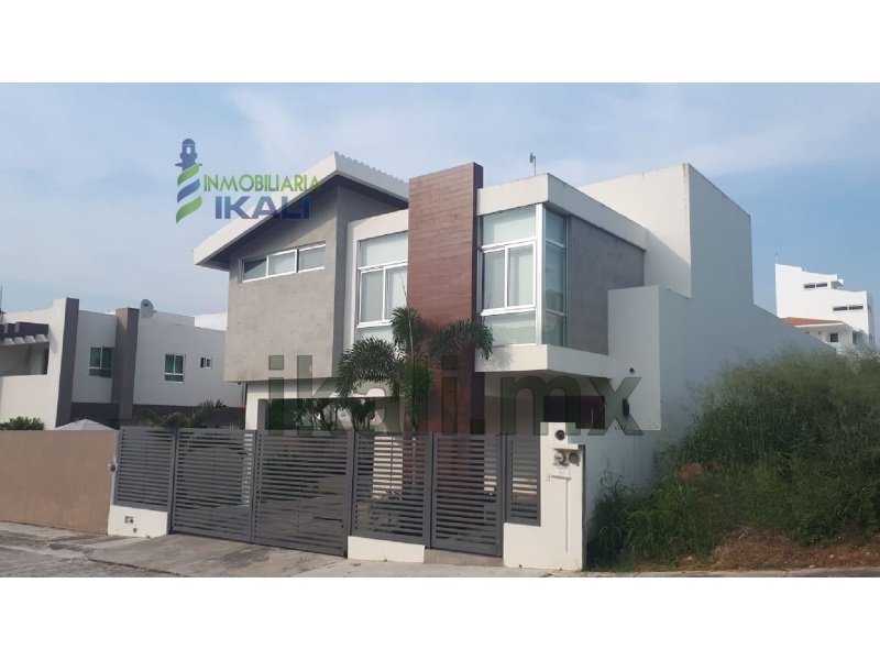 Casa en Renta en Jardines de Tuxpan