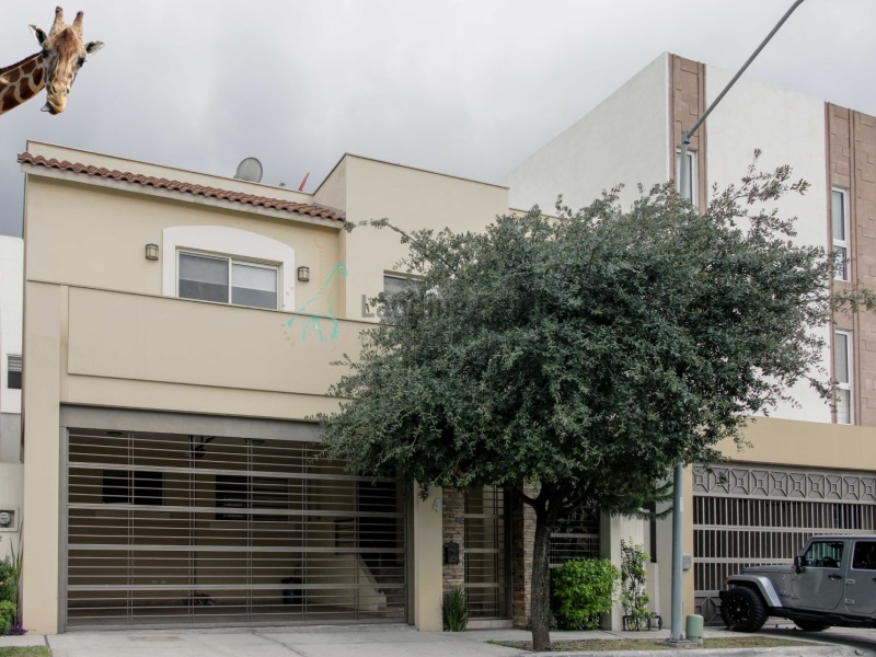 Casa en Renta en Bosques de las Cumbres