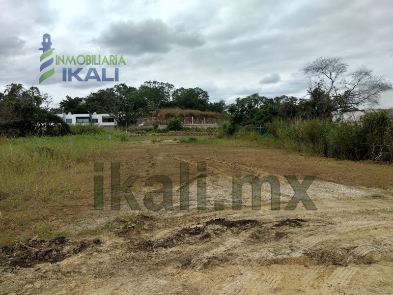 Terreno en Venta en Jardines de Tuxpan