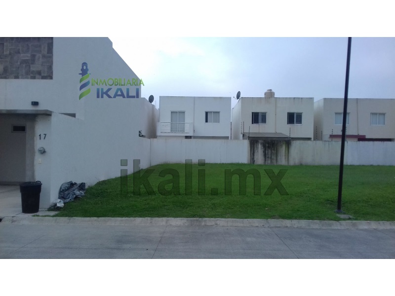 Terreno en Venta en Villa de las Flores