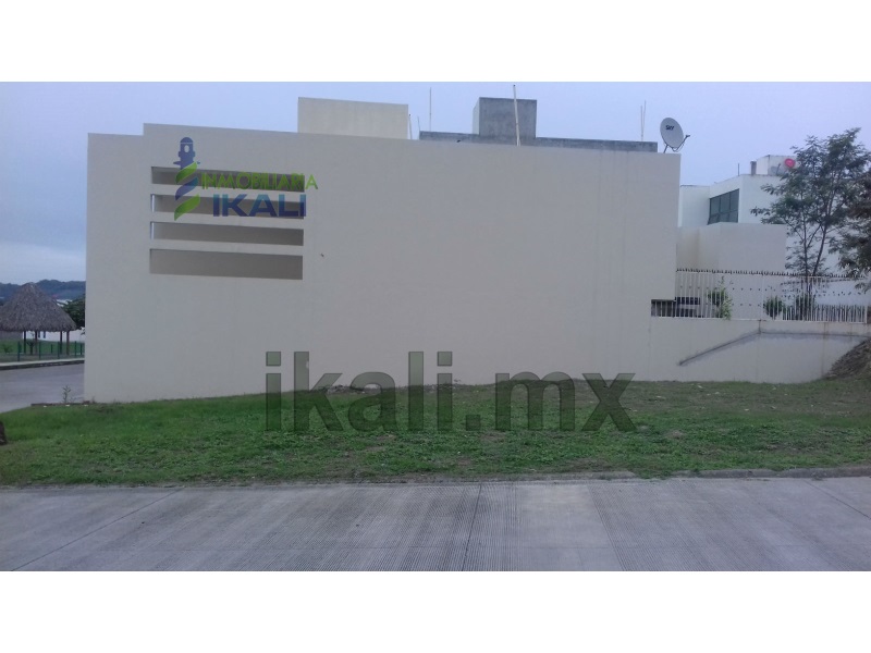 Terreno en Venta en Villa de las Flores