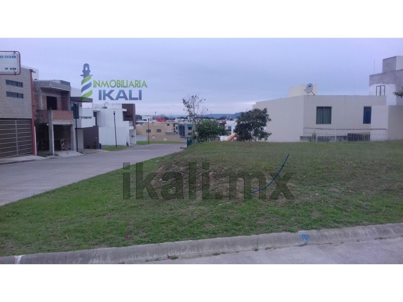 Terreno en Venta en Villa de las Flores