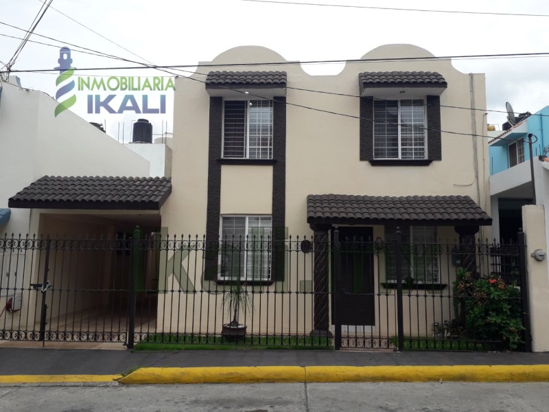 Casa en Renta en Cazones