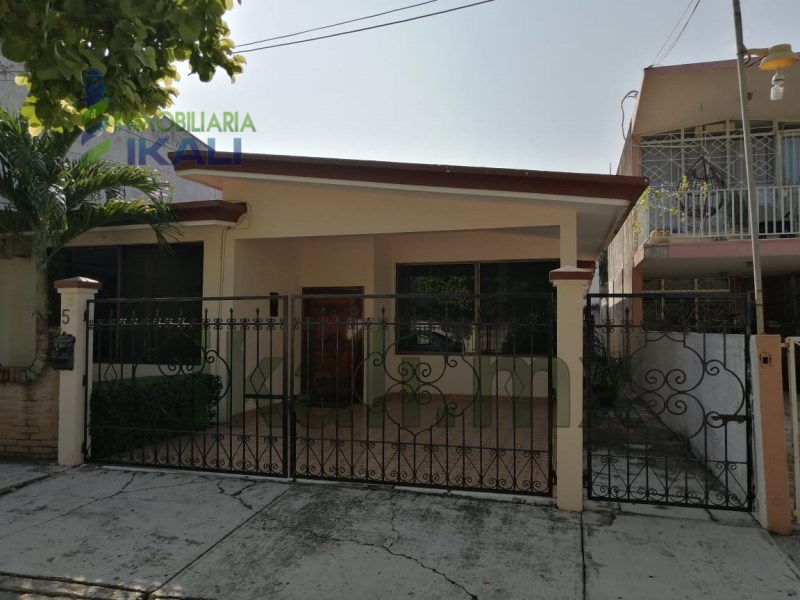 Casa en Venta en Jardines de Tuxpan