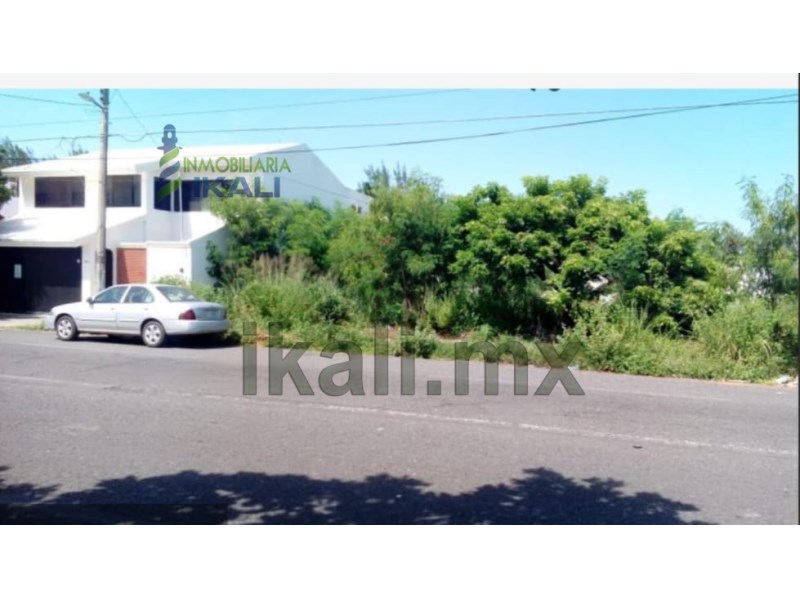 Terreno en Venta en colonia Los Pinos