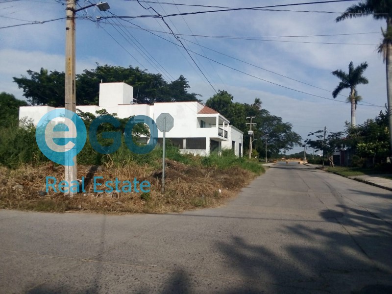 Terreno en Venta en colonia Jardines de Tuxpan