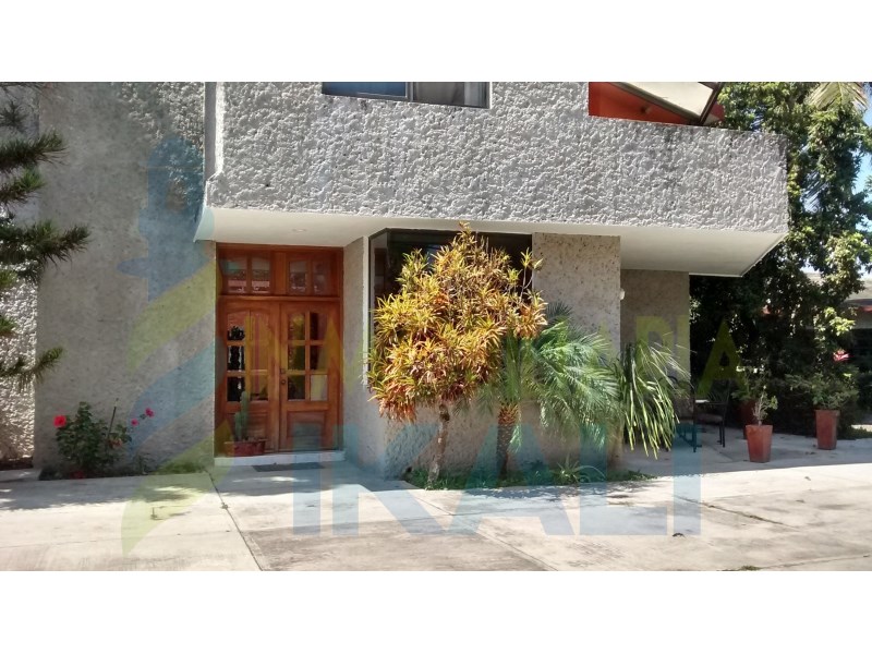 Casa en Renta en La Calzada
