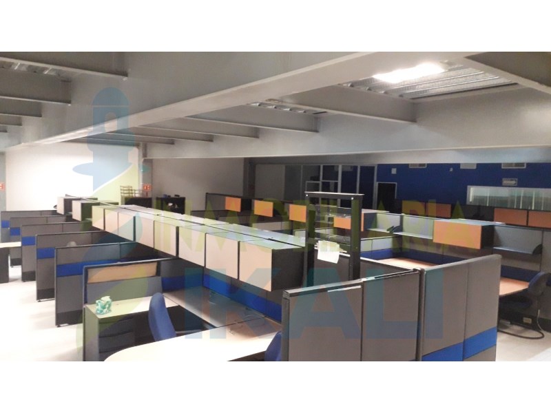 Oficinas/ en Renta en La Laja