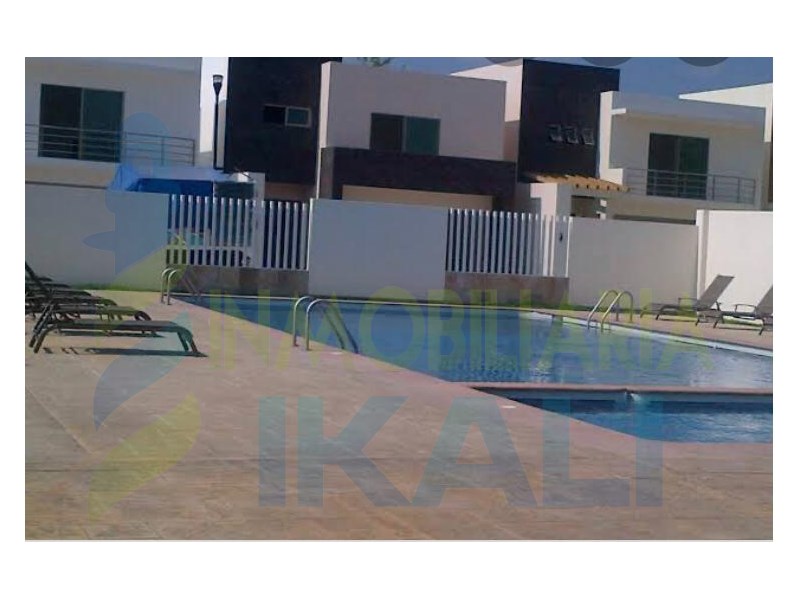 Casa en Renta en Villa de las Flores