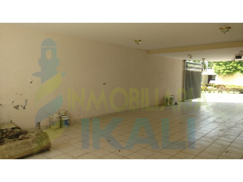 Casa en Venta en Jardines de Tuxpan