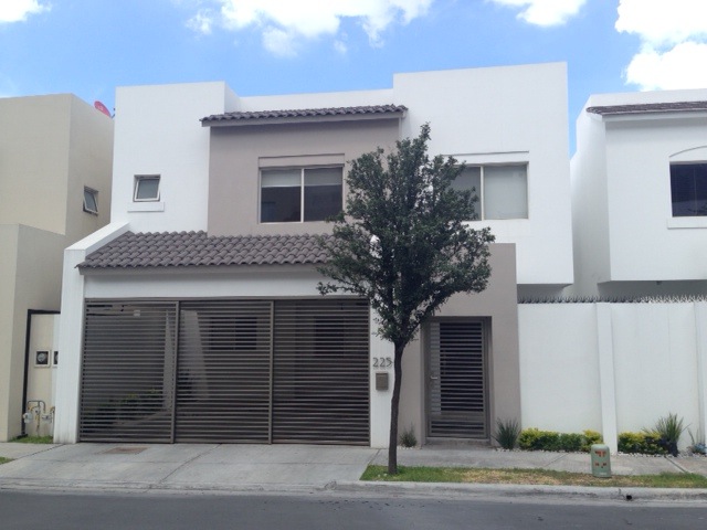 Casa en Renta en Colonia Bosques de Las Cumbres C