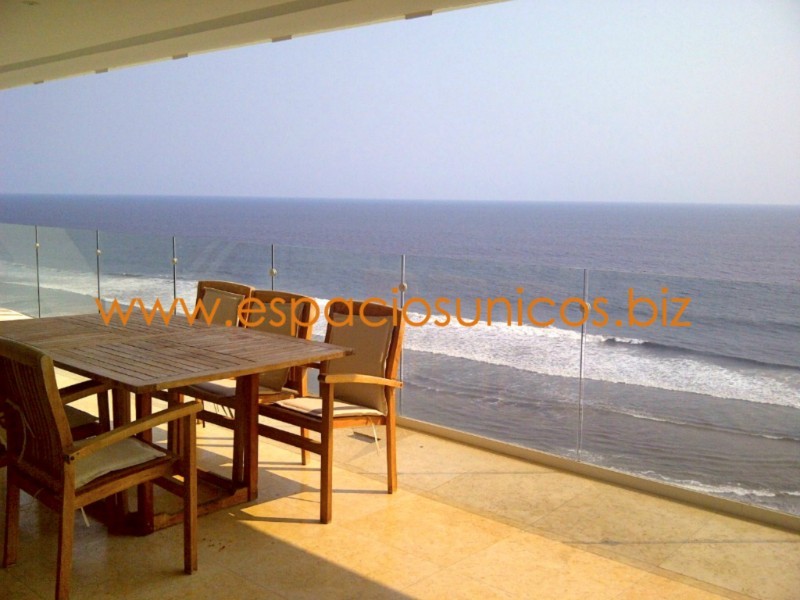 Condominio en Venta en Costera de las Palmas
