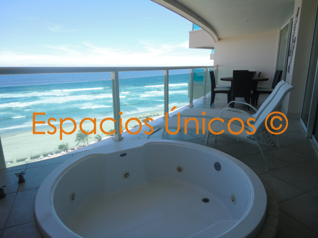 Condominio en Venta en Costera de las Palmas