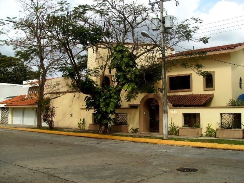 Casa en Venta en colonia Framboyanes