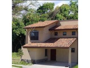 Casa en Venta en Lomas de Valle Escondido