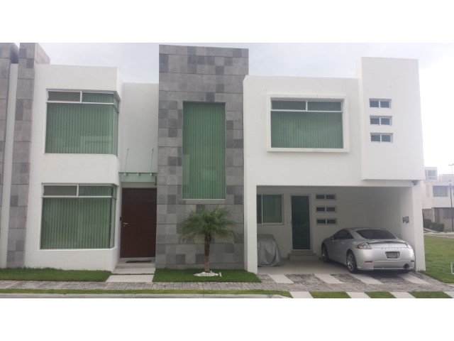 Casa en Renta en Lomas de Angelopolis
